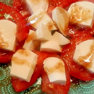 簡単おつまみ☆モッツアレラチーズとトマトの一皿